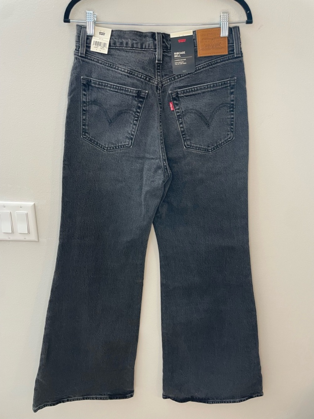 Levi's Ribcage Bell Bottom Jeans Wmn’s 29x32 Distressed Black High Rise $98 NWT - Picture 2 of 13